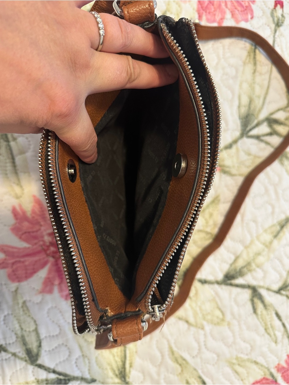 Roots 73 Brown Faux Pebbled Leather Crossbody Purse Bag - Picture 11 of 14